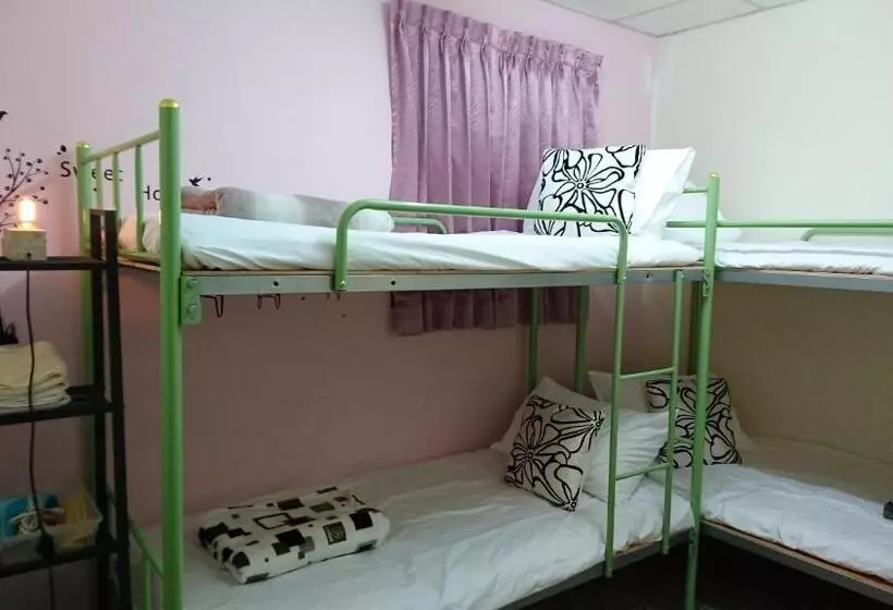 اتاق استاندارد چهار تخته, Kite Hostel