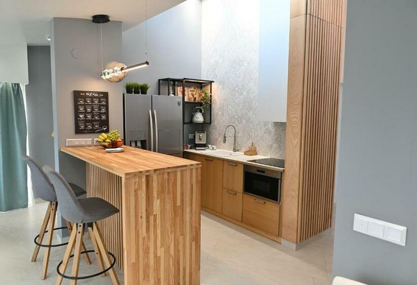 1 Bedroom Penthouse Apartment, H49 Jacuzzi Penthouse Adults Only
