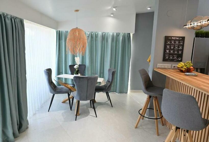 1 Bedroom Penthouse Apartment, H49 Jacuzzi Penthouse Adults Only