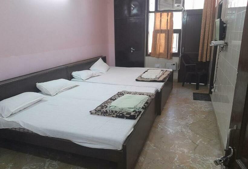 غرفة قياسية, Sarva Darshan Ashram