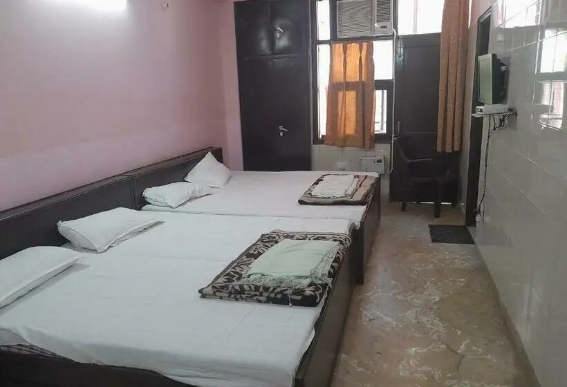 StandaardKamer, Sarva Darshan Ashram