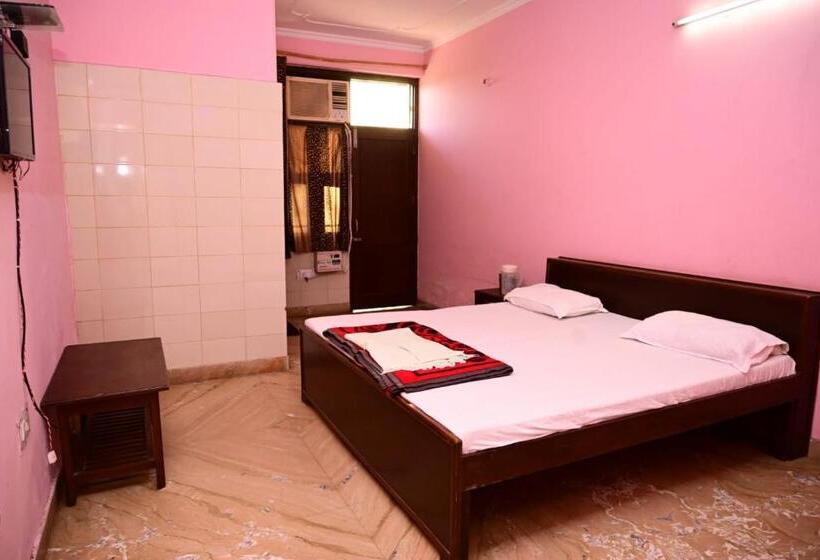 غرفة قياسية, Sarva Darshan Ashram