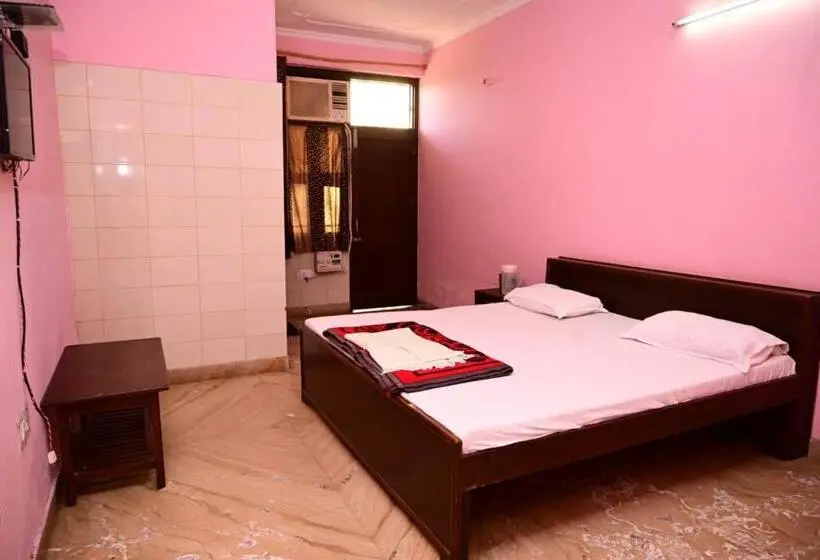 StandaardKamer, Sarva Darshan Ashram