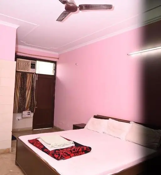 StandaardKamer, Sarva Darshan Ashram