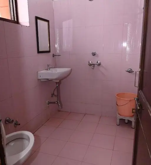 Familie Suite, Sarva Darshan Ashram