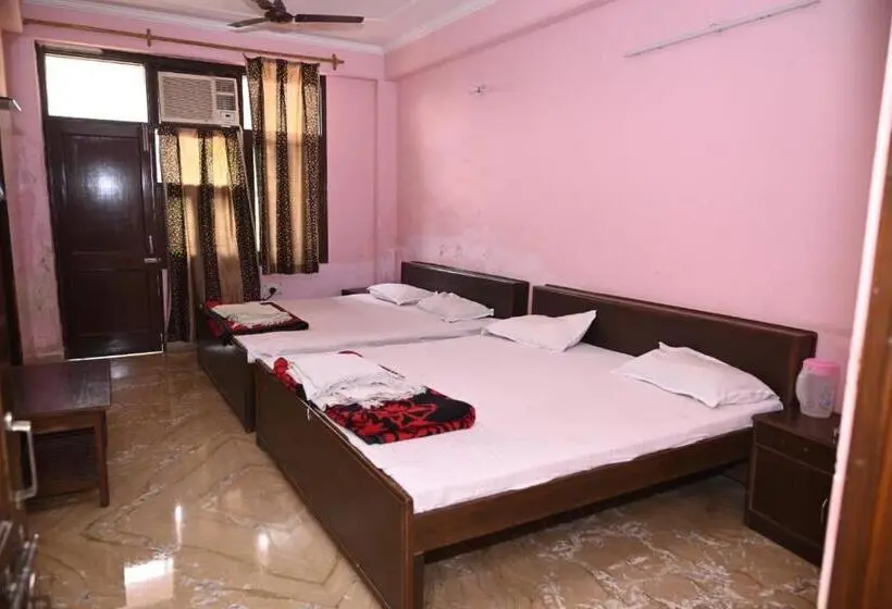 Familie Suite, Sarva Darshan Ashram