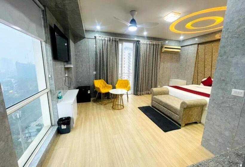 استودیو استاندارد با بالکن, The Grace Residency   Gomtinagar, Lucknow