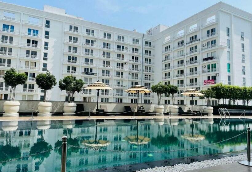 استودیو استاندارد با بالکن, The Grace Residency   Gomtinagar, Lucknow