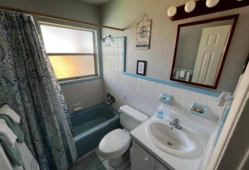 דירת חדר, Surfside Suites