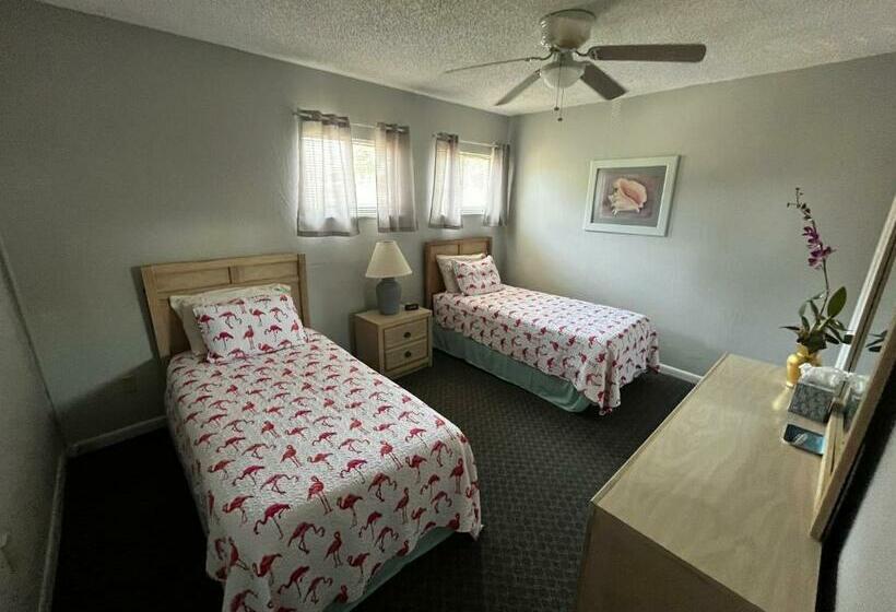 חדר סטנדרט חדר אמבטיה משותף, Surfside Suites