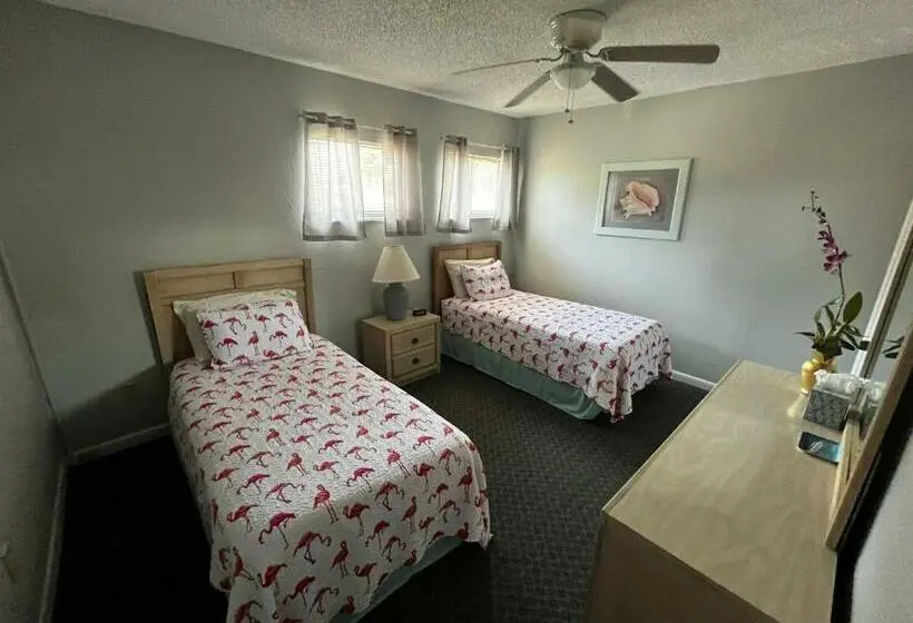 Standard-huone Jaettu Kylpyhuone, Surfside Suites