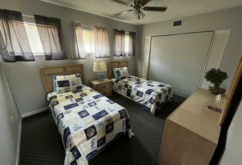 스탠다드 룸 공동 욕실, Surfside Suites
