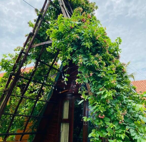 اتاق خانوادگی با چشم‌انداز باغ, Bum King Resort Hồ Tràm