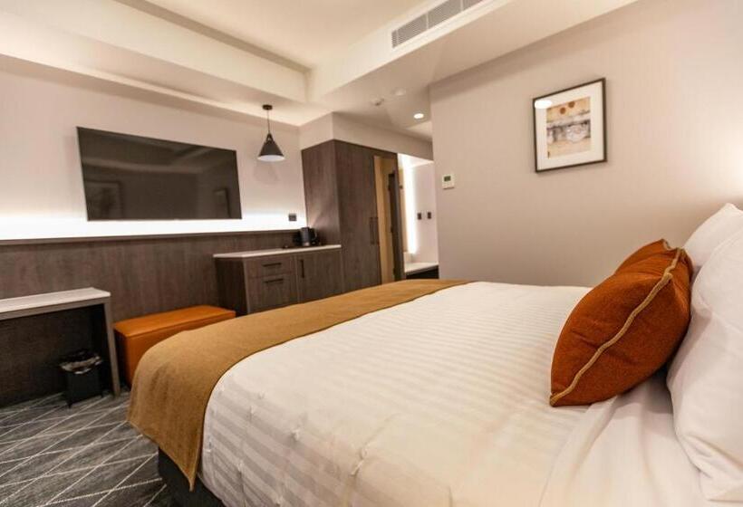 סוויטה אקזקיוטיב, The Gable Inn