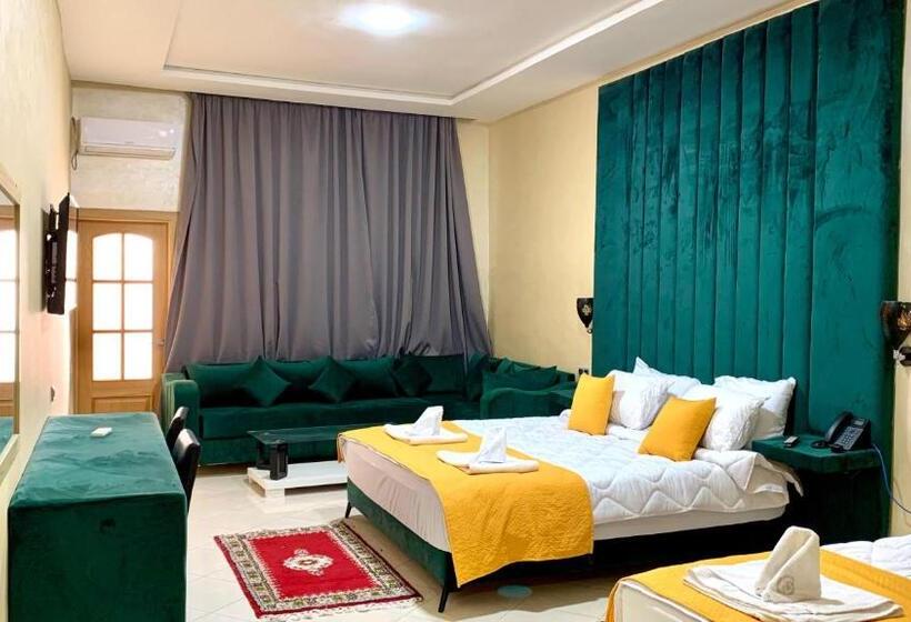 سوییت لوکس, Al Qaisar