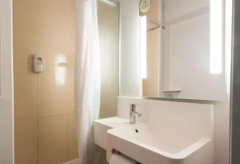 اتاق استاندارد سه نفره, B&b Hotel Arras