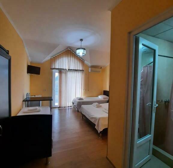 اتاق استاندارد چهار تخته با چشمانداز دریا, Delta