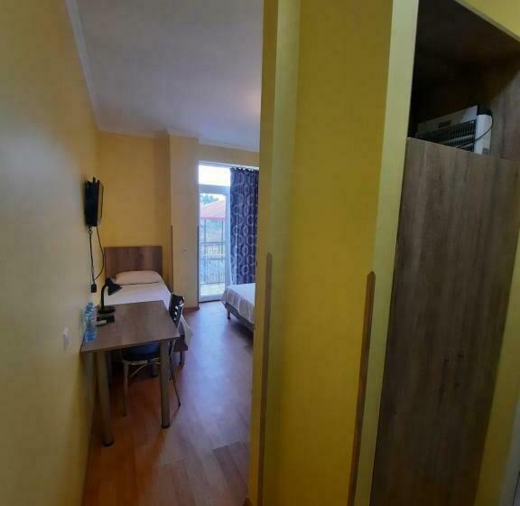 اتاق استاندارد چهار تخته با چشمانداز دریا, Delta