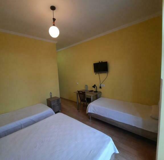 اتاق استاندارد چهار تخته با چشمانداز دریا, Delta