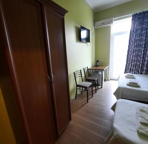 اتاق استاندارد سه نفره, Delta