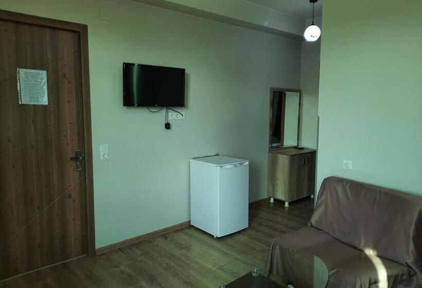 سوئیت 2 خوابه, Delta