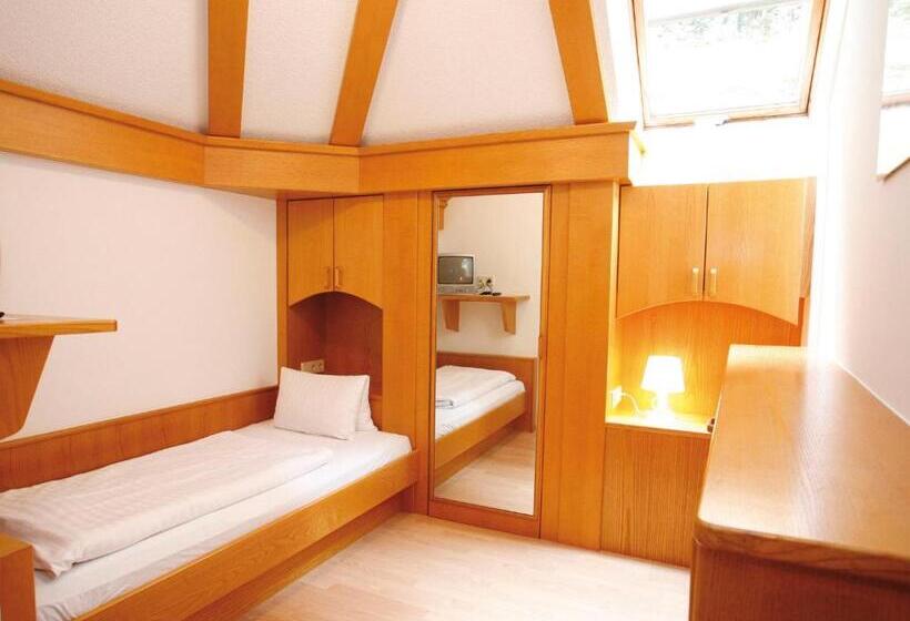 1 Bedroom Apartment Lake View, Gabriel