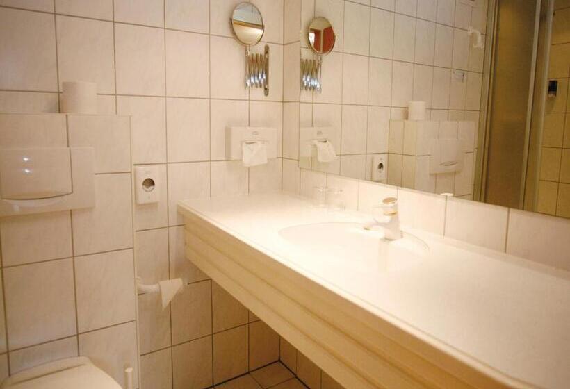 Comfort room with balcony, Gabriel