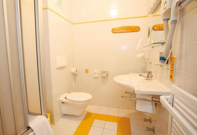 1 Bedroom Apartment Lake View, Gabriel