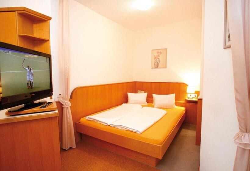1 Bedroom Apartment Lake View, Gabriel