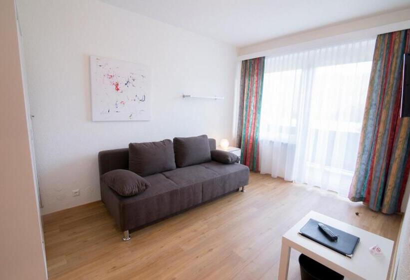 חדר סופריור, Gabriel