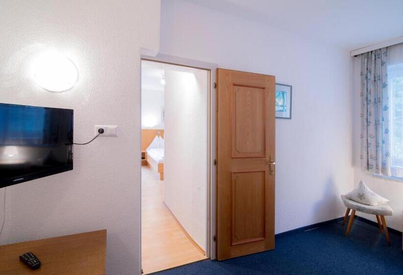 חדר קלאסי, Gabriel