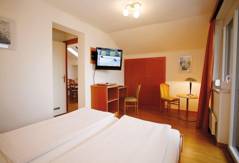 Comfort room with balcony, Gabriel