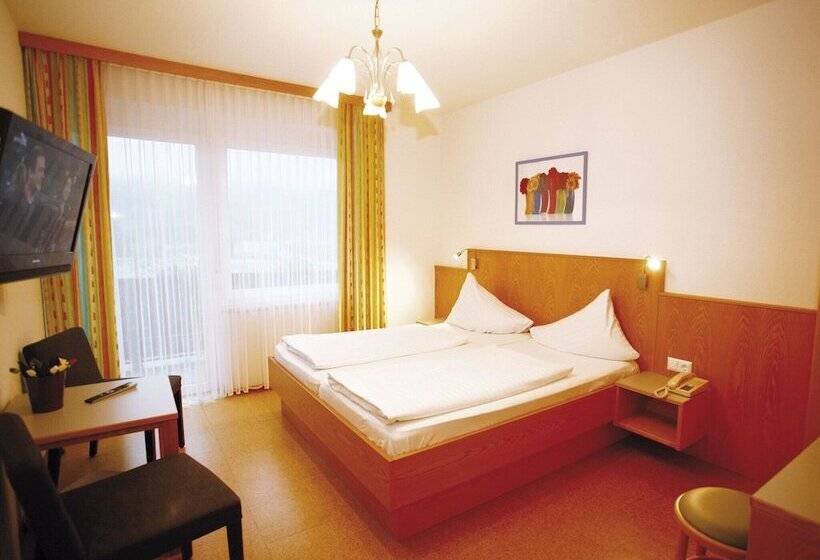 Comfort room with balcony, Gabriel