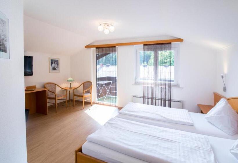 Comfort room with balcony, Gabriel