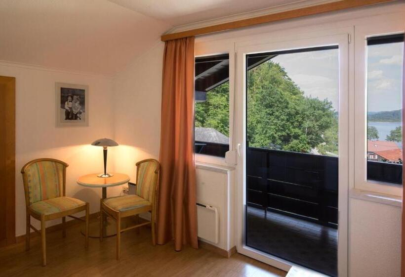 דירת שני חדרים עם מרפת, Gabriel