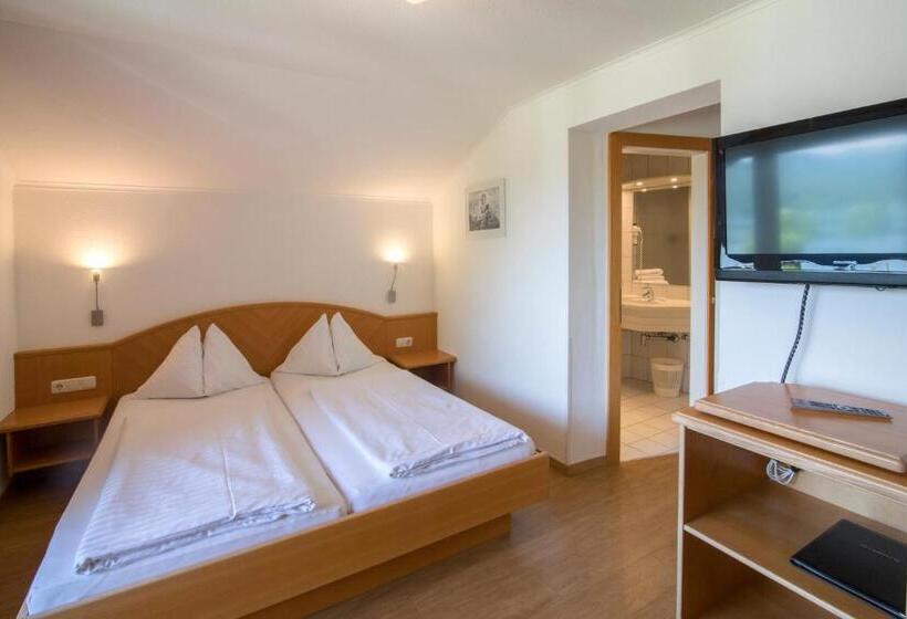 דירת שני חדרים עם מרפת, Gabriel