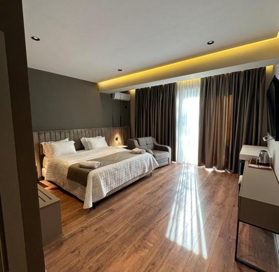 발코니 디럭스 룸, Gjallica