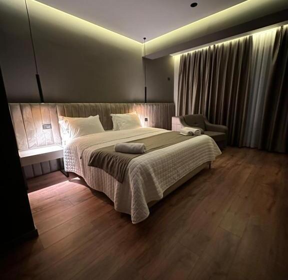 발코니 디럭스 룸, Gjallica