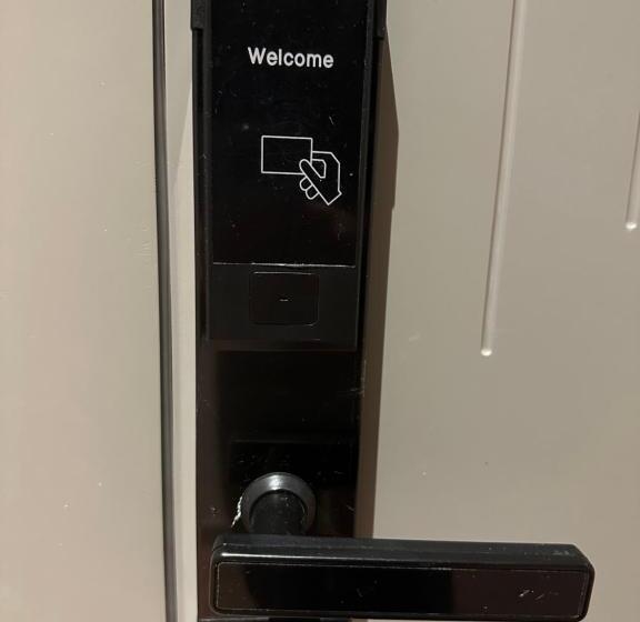 带阳台的豪华间, Gjallica