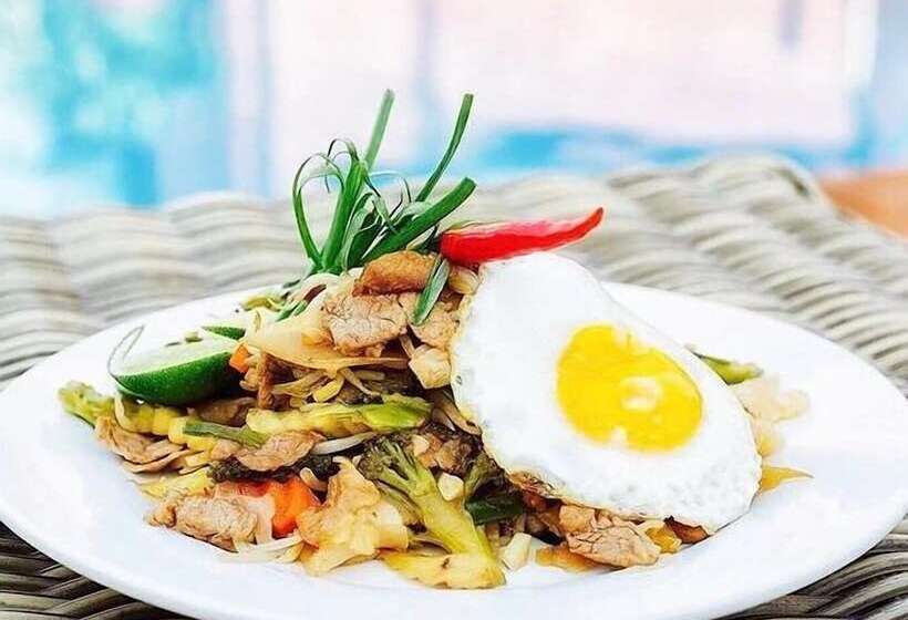 سوئیت خانواده 2 خوابه, Jiny Tran