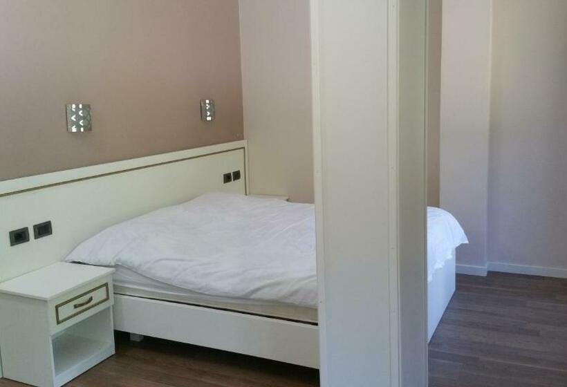 패밀리 룸, Margjeka