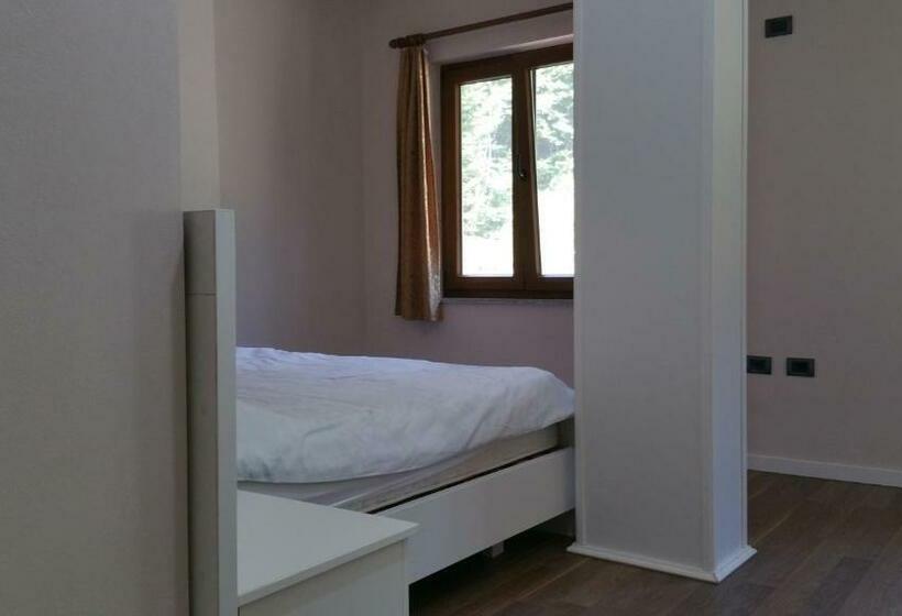 패밀리 룸, Margjeka