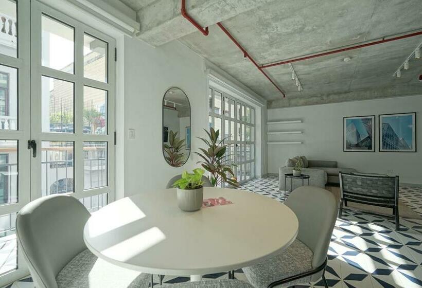 带1个卧室的带阳台的公寓, Casa Contemporánea By Wynwood House