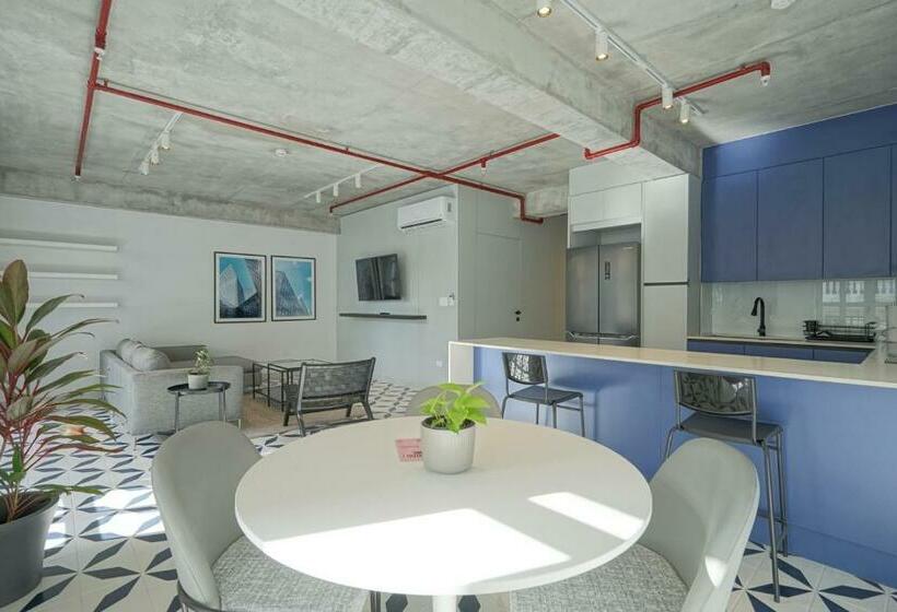 带1个卧室的带阳台的公寓, Casa Contemporánea By Wynwood House