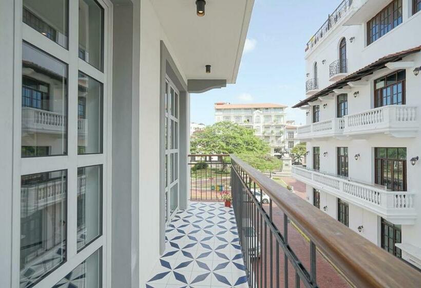 带1个卧室的带阳台的公寓, Casa Contemporánea By Wynwood House