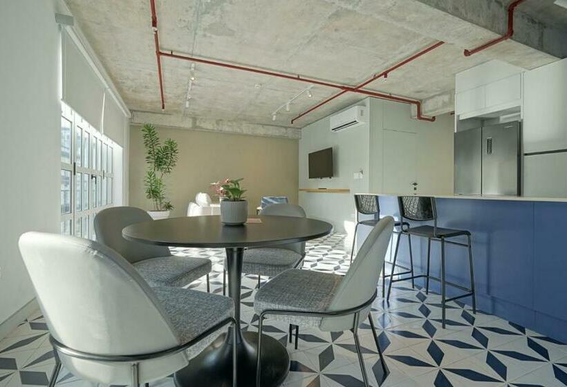 带1个卧室的带阳台的公寓, Casa Contemporánea By Wynwood House