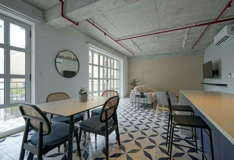 带1个卧室的带阳台的公寓, Casa Contemporánea By Wynwood House