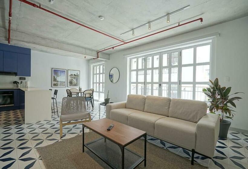 带1个卧室的带阳台的公寓, Casa Contemporánea By Wynwood House