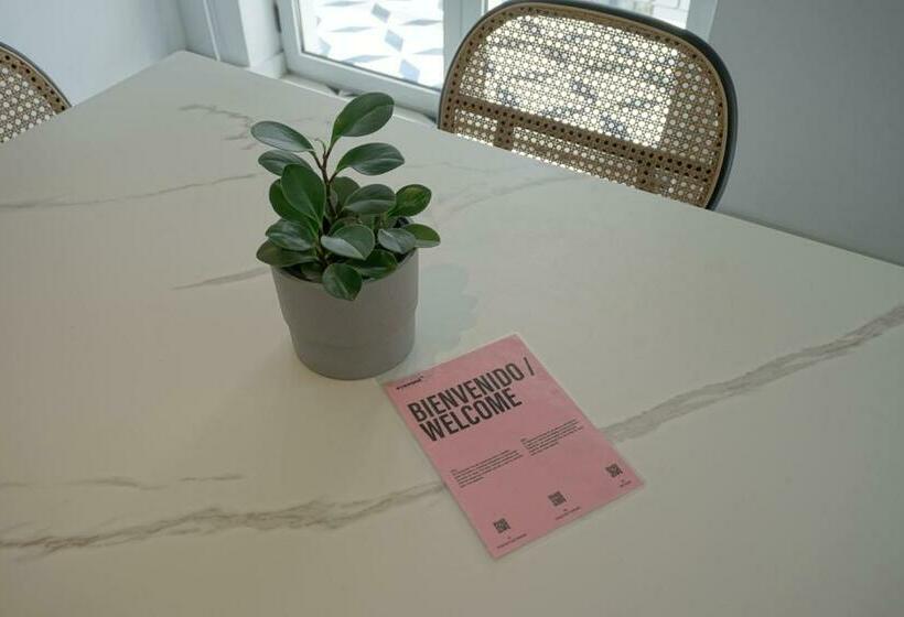 带1个卧室的带阳台的公寓, Casa Contemporánea By Wynwood House