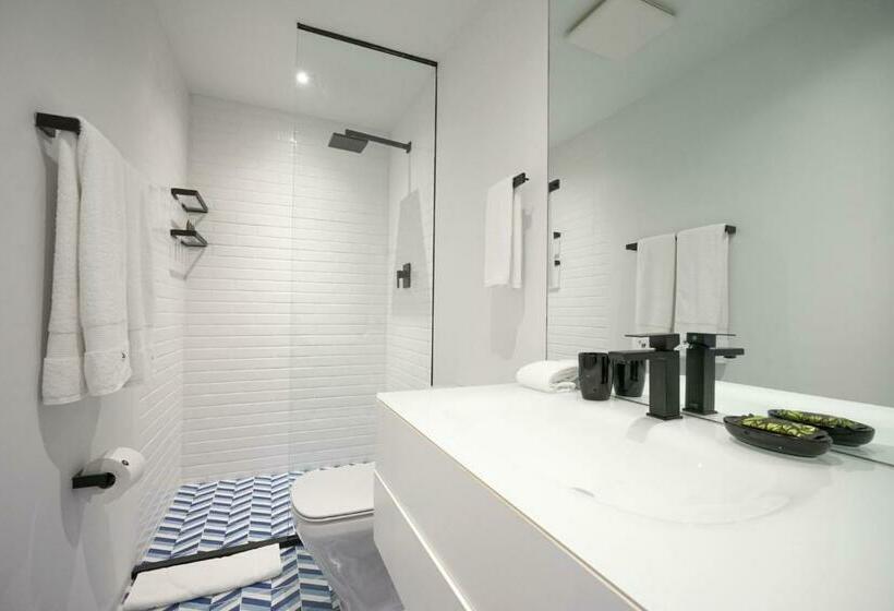 带1个卧室的带阳台的公寓, Casa Contemporánea By Wynwood House